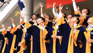 Hình thức bảo vệ đồ án tốt nghiệp trực tuyến không chỉ giúp tiết kiệm thời gian mà còn đảm bảo an toàn sức khỏe cho những người tham gia trong mùa dịch.