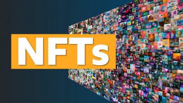 Mã token không thể thay thế, hoặc NFT, là hiện tượng tiền điện tử mới nhất hiện nay. Và sau khi tác phẩm nghệ thuật NFT đầu tiên - một bức ảnh ghép của nghệ sĩ kỹ thuật số Beeple được đấu giá với con số khổng lồ 69,3 triệu đô la - NFT đã bất ngờ thu hút sự chú ý của thế giới. Vậy NFTs là gì?