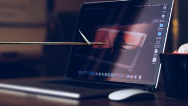 Trong khi các cuộc tấn công phishing nhắm vào các cá nhân, thì các cuộc tấn công whaling nhằm vào các doanh nghiệp và tổ chức. Đó là gì? Làm thế nào để phòng tránh? Tìm hiểu cùng FUNiX!