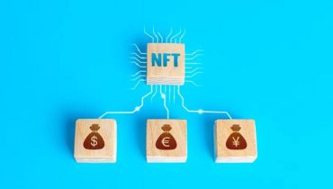 Trong năm qua, mức độ phổ biến của NFT (non-fungible token), hay còn gọi là mã thông báo không thể thay thế, đã tăng vọt. Các nghệ sĩ và nhà phát triển hiện đang kiếm được hàng triệu USD bằng cách tạo ra những tác phẩm nghệ thuật kỹ thuật số này. Vậy, những dự án NFT lớn nhất hiện nay là gì?