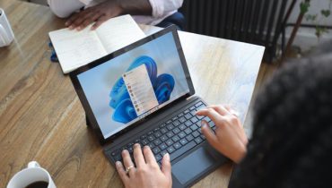 Windows có một tính năng ẩn nhiều tệp và thư mục quan trọng với hệ thống. Tính năng này giúp bạn không vô tình xóa mất các tệp quan trọng. Khi bạn muốn tìm các tệp và thư mục ẩn này, trong bài viết này, FUNiX sẽ hướng dẫn bạn cách thực hiện điều đó. 