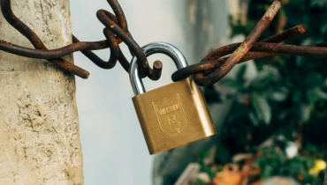 Mặc dù cả su và sudo đều cấp đặc quyền quản trị nhưng bạn nên sử dụng quyền sudo. Bài viết này sẽ hướng dẫn bạn cách vô hiệu hóa tài khoản root và thay vào đó sử dụng sudo.