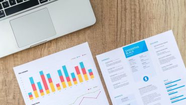 Bạn làm việc với rất nhiều dữ liệu? Dưới đây là cách Thống kê mô tả (Descriptive Statistics) có thể giúp bạn tóm tắt dữ liệu chỉ với một vài cú nhấp chuột.