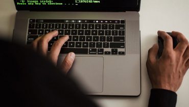 Tự học lập trình online tiết kiệm chi phí