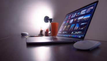 Học công nghệ thông tin làm gì?Trở thànhhà sáng tạo & phát triển website (Nguồn: Internet)